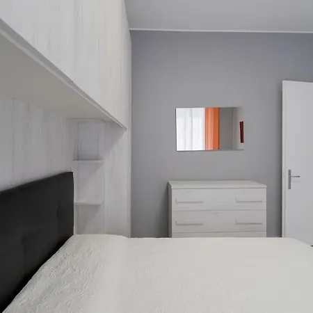 - Lucky - 2 Bedrooms & Comfort *