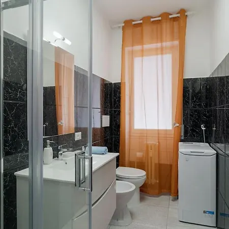 - Lucky - 2 Bedrooms & Comfort Апартаменти *