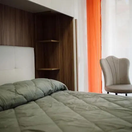 - Lucky - 2 Bedrooms & Comfort Апартаменти *