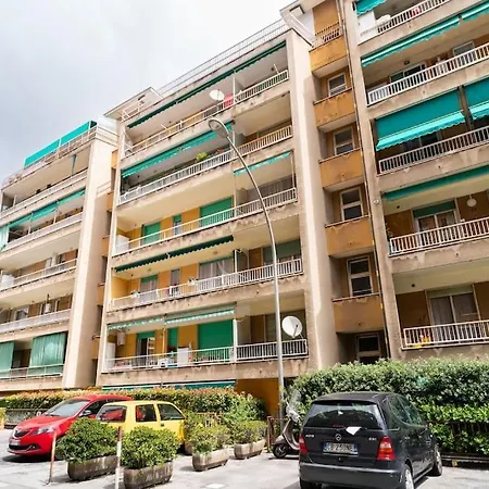 - Lucky - 2 Bedrooms & Comfort Апартаменти *