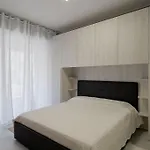 - Lucky - 2 Bedrooms & Comfort Apartment