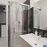 - Lucky - 2 Bedrooms & Comfort